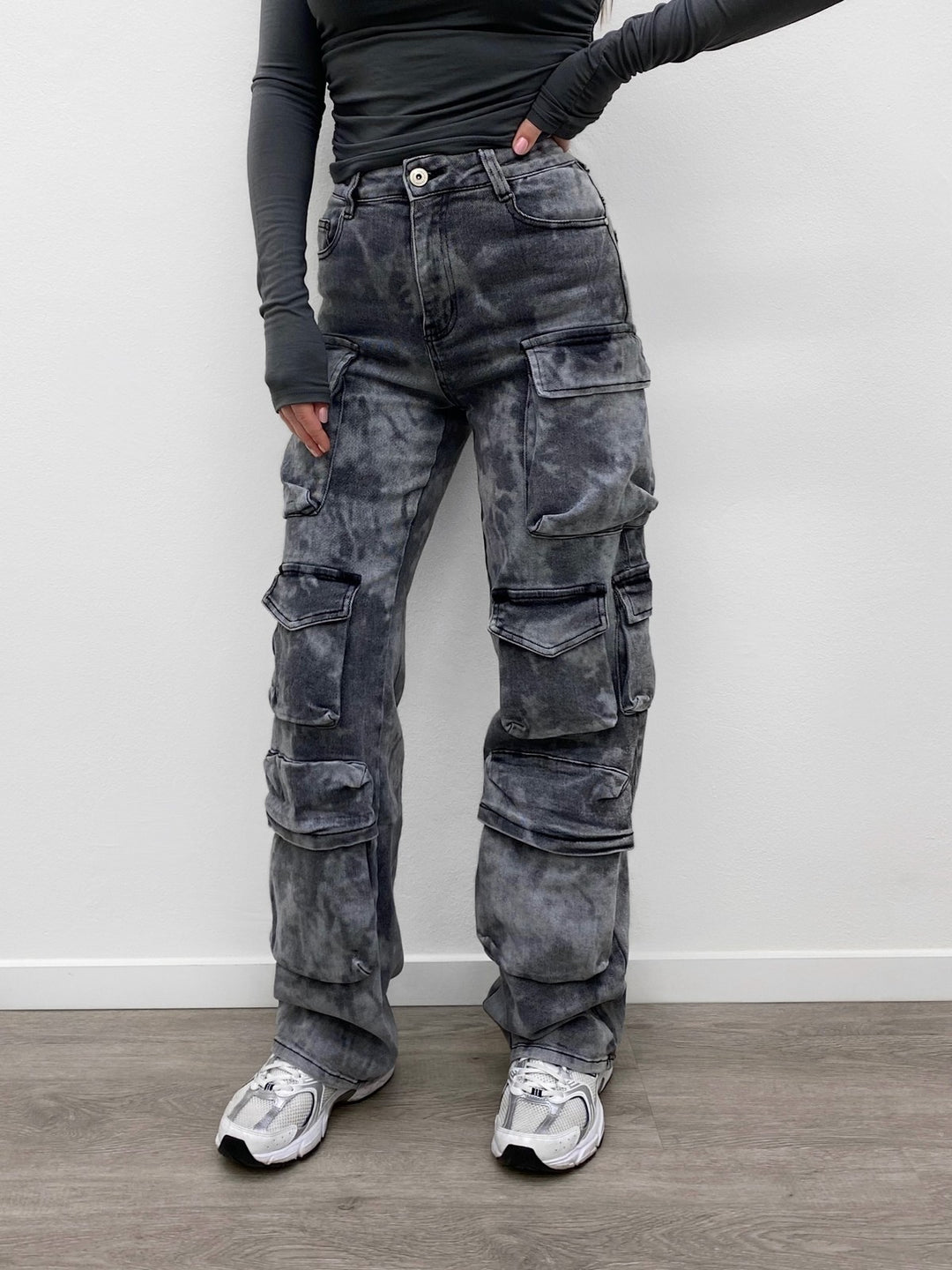 Stain Multi Pocket Cargo Jeans Grey