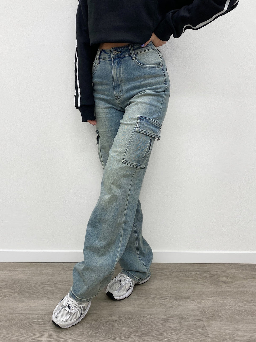 Straight Leg Cargo Jeans Washed Blue